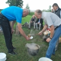 Svētsvinīgs brīdis - pirmais kauss. Foto: Ivars